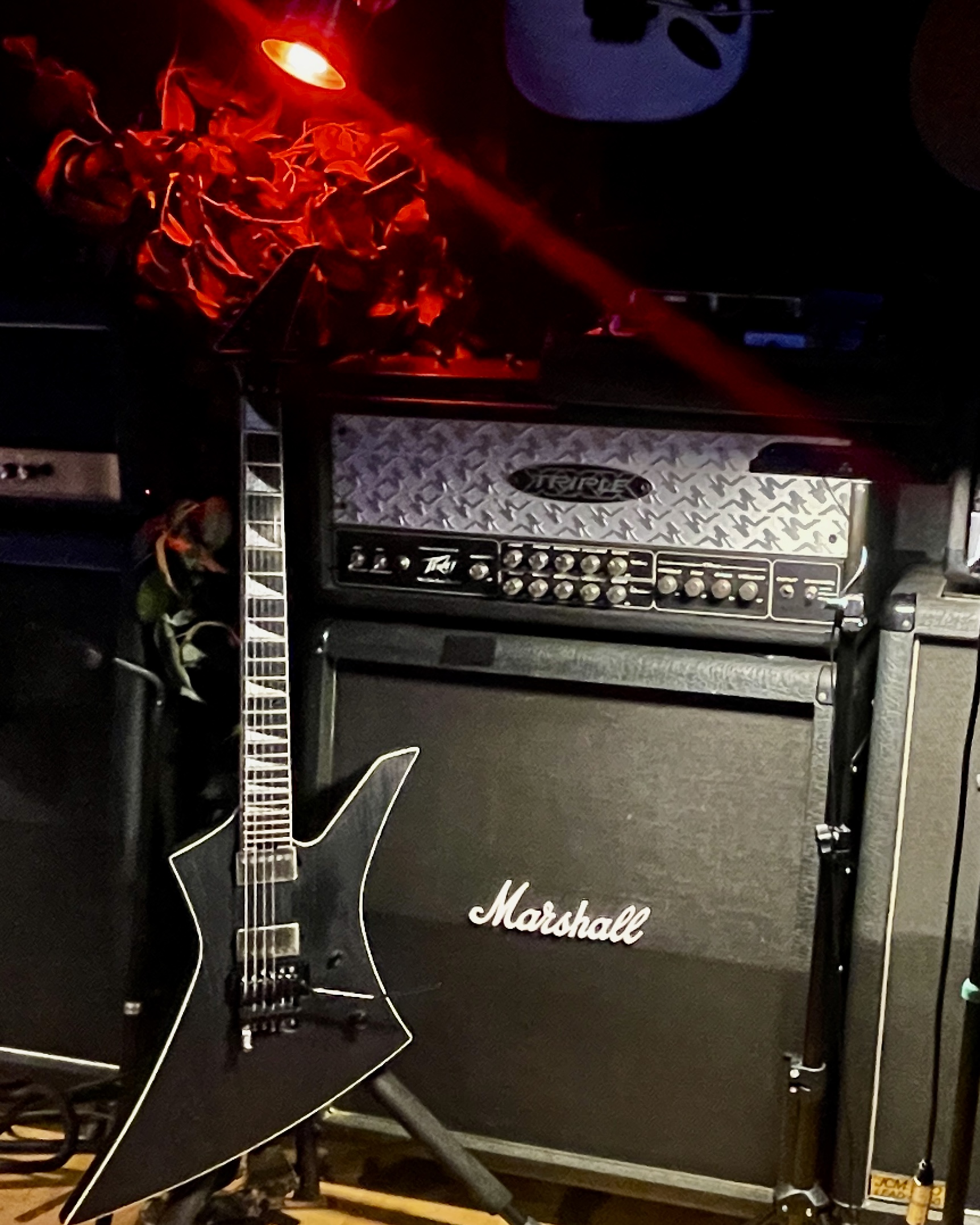 Guitarra de Metal y amplificación del estudio Unnamed Records BCN